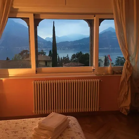 לינה וארוחת בוקר Villa Varenna 3*