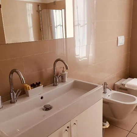 Villa Varenna לינה וארוחת בוקר 3*