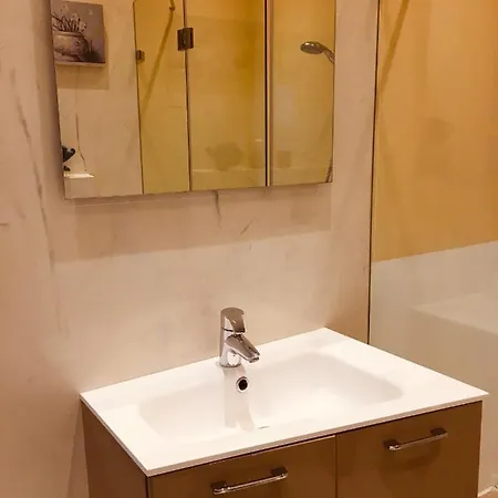 瓦雷纳别墅 *