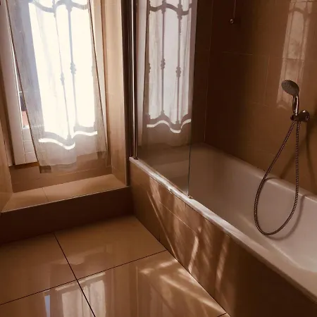 瓦雷纳别墅 住宿加早餐酒店 3*