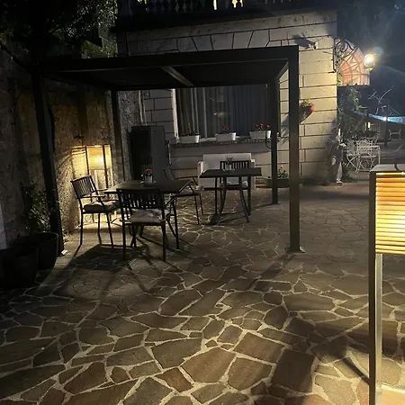 Villa Varenna Frühstückspension 3*